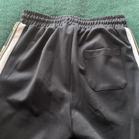 Preowned Fendi Roma Tracksuit size 2XL, but fitted like a large. Made in 🇮🇹 - Picture 9 of 10